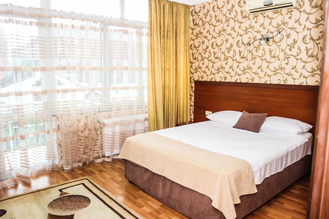 Hotel Istanbul Batumi Bagian luar foto