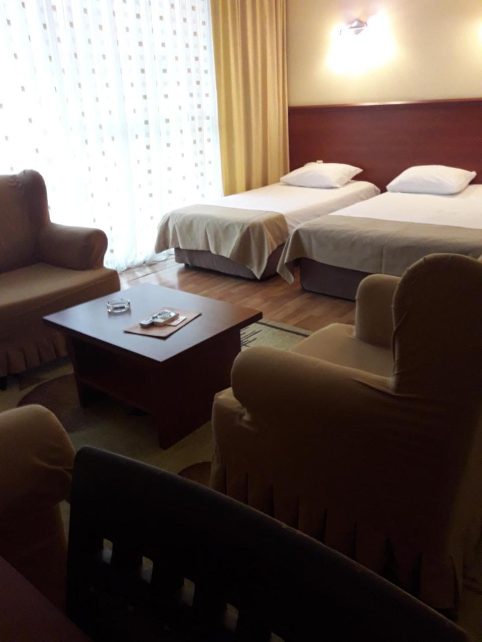 Hotel Istanbul Batumi Bagian luar foto