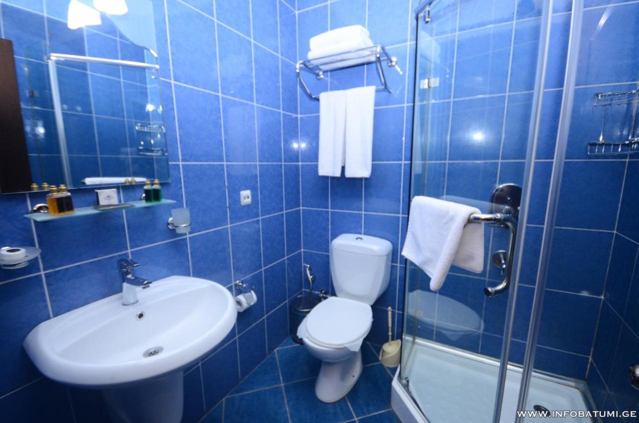 Hotel Istanbul Batumi Bagian luar foto